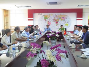Đoàn Bộ Giáo dục và Thể thao Lào thăm và làm việc tại Trường Đại học Nông Lâm
