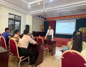 Tập huấn nhân rộng mô hình chăn nuôi gà H’mông  tại Phú Thọ và Tuyên Quang
