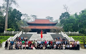 Trường Đại học Nông Lâm Tổ chức Chương trình dâng hương, tham quan, giao lưu học tập tại Thành Cổ Sơn Tây và Khu Di tích lịch sử K9 (Đá Chông) Hà Nội